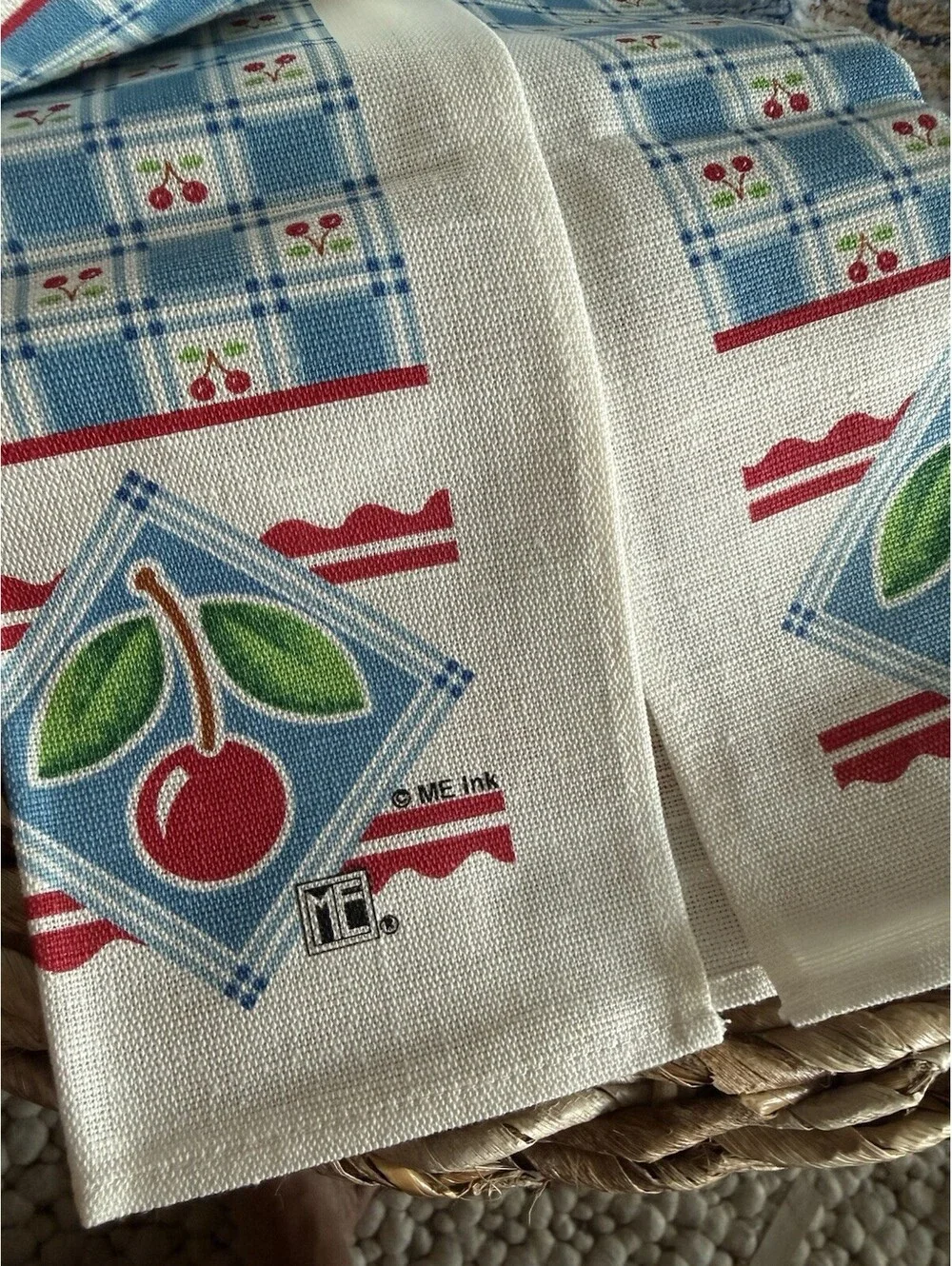 Kitchen Towel And Potholder Set NEW Cherries